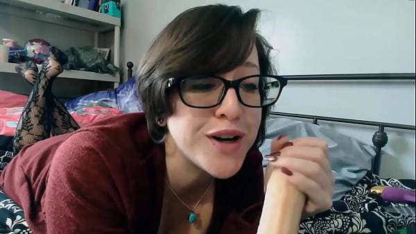 Attractive MILF Marta Shadow has an orgasms