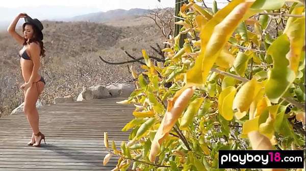 Bombastic all natural naked babe Gia Ramey Gay posing under the Mexican sun