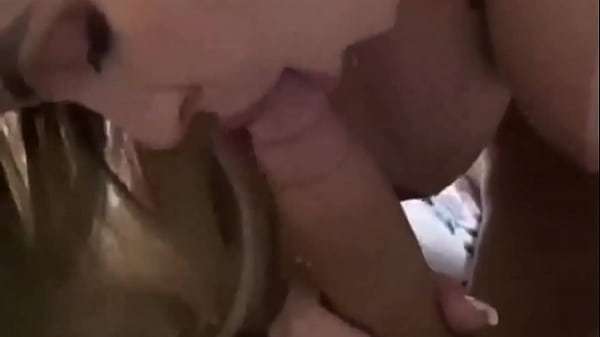 Brasileira latina amiga da esposa espera ela sai e fode forte até gozar com marido dela