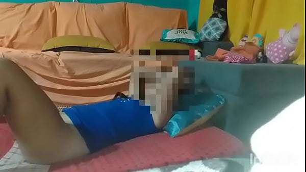 Cojida de vestido solo me lo levanto no quiero gritar hay gente afuera