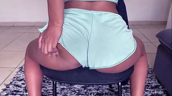 Colocou o pijama de ladinho e sentou gostoso