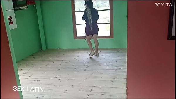 DISRUTO MUCHO AL CHUPAR SU RICA VERGA A MI LATINO MORENO