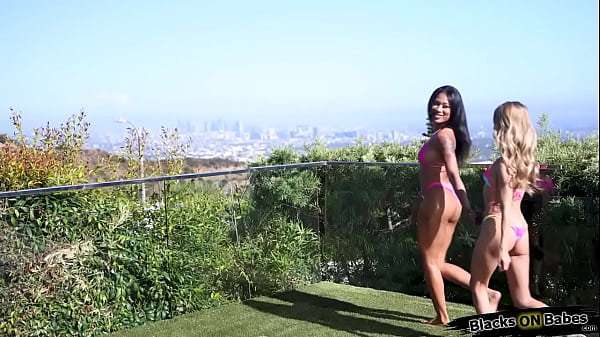 Ebony lesbian toying bff with vibrator