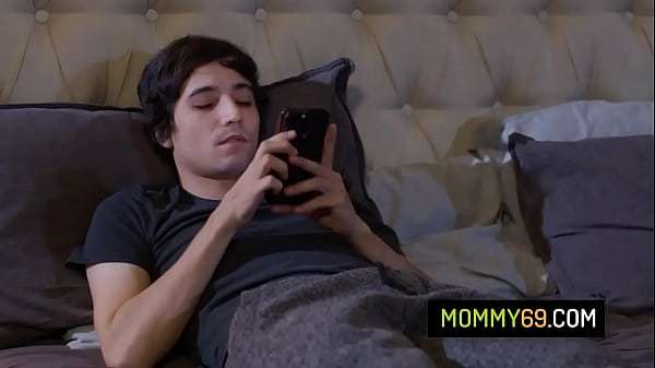 Hot brunette milf Penny Barber doing threesome with stepson and her stepniece Chloe Surreal