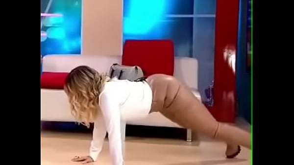 Johana San Miguel moviendo el culo