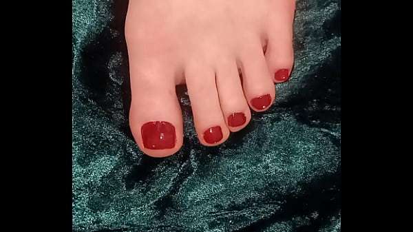 Just treated myself to a little pedicure and red nail polished. Foot flowers off toes and sole