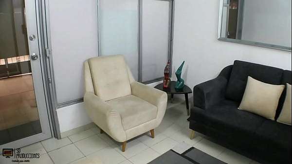 La madrastra de grandes tetas Jennifer entra en la gran polla de su hijastro