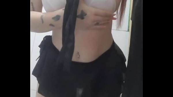 Manic Venezuelan loves to fuck herself while being filmed