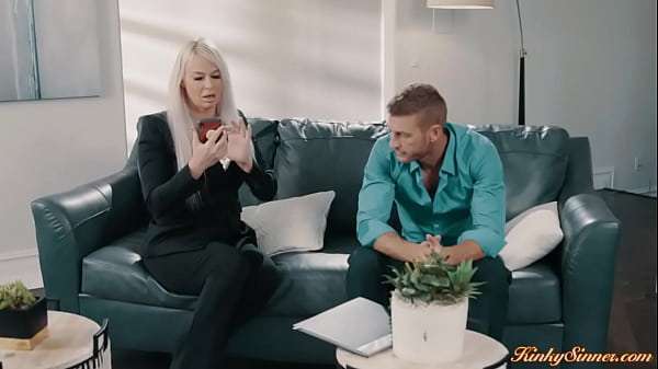 Married guy fucking his big tits lawyer