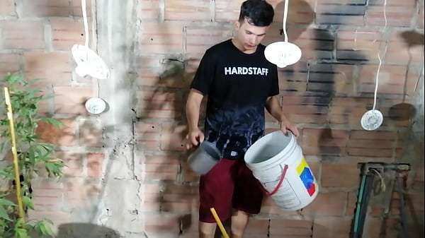 me follo al jardinero del esposo y se corre dentro de mi