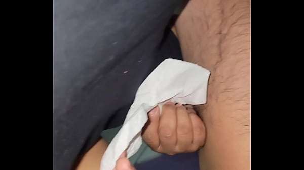 Mi cuñanada apenas se estaba atascando chico cuando de repente que llega mi tía  por poco nos cacha