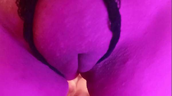 Mi Madrastra Me Restriega La Concha En La Pierna Hasta Hacerme Venir Me Encanta Esta Hermosa Esposa Puta Latina Infiel En Los Angeles Usa