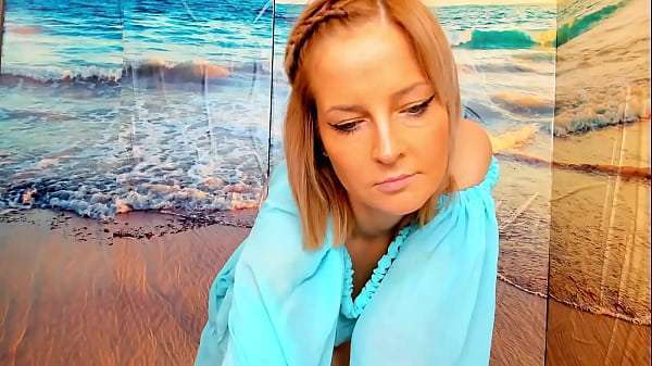 MILF licks her feet and penetrates her pink pussy with toys