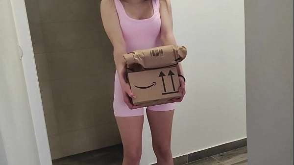 Probamos Juguete Nuevo y mi Novio se corre dentro del Coño .