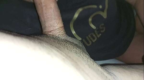 Rico oral a mi rommie antes de irme con mi novio