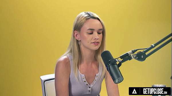 UP CLOSE – How Women Orgasm With Petite Blonde Khloe Kingsley! SOLO FEMALE MASTURBATION! FULL SCENE