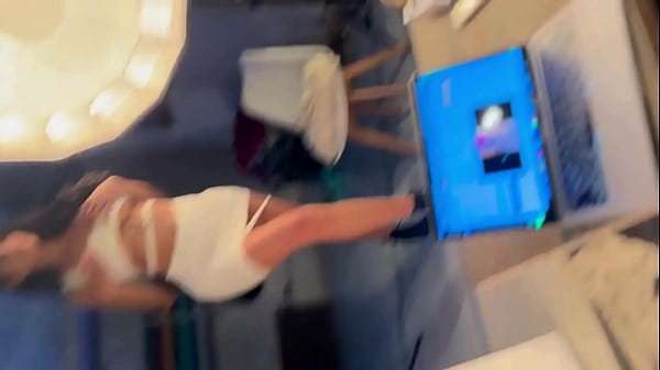 Venezolana buenísima seduce a fotografo.