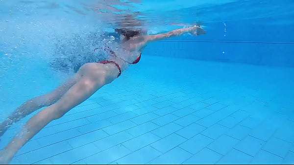 Wet and Wild Poolside Blowjob: Underwater Lust at its Finest