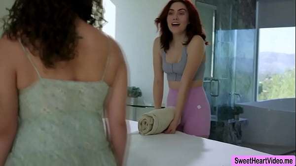 WTF my masseuse massage my pussy using her tongue