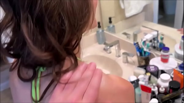 Fucked my best friend’s mom while he was at work / Me follé a la mamá de mi mejor amigo mientras estaba en el trabajo