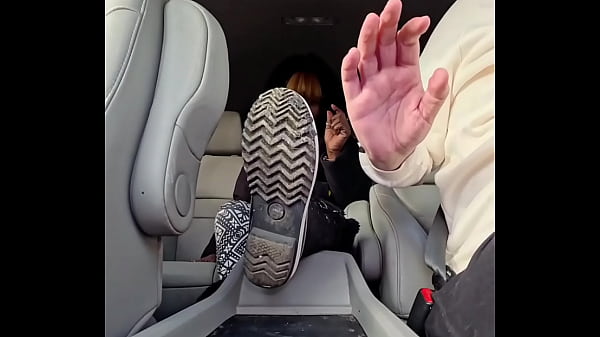 BIGGBUTT2XL SCORES SOME SMELLY CUTE BLACK GIRL FEET IN FAMOUS KENSINGTON SECTION OF PHILADELPHIA