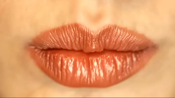 Bimbo Blonde Feels Horny And Only A Big Dick Can Satisfy Her