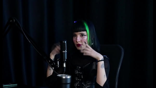 Decidiu investir em conteúdo pornô, foi chamada na direção da escola por um vídeo vazado, perdeu a virgindade na cama da mãe – Carol RHCP (SHEER/RED)