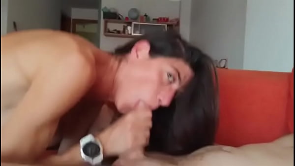 Disfruta comiendo polla