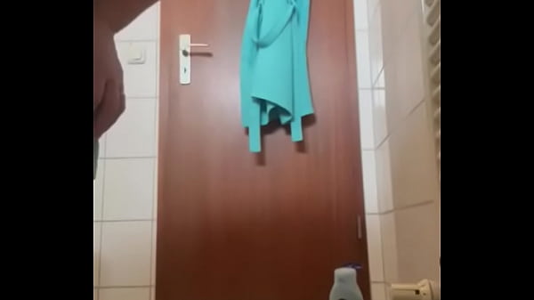 German hottie playing pussy