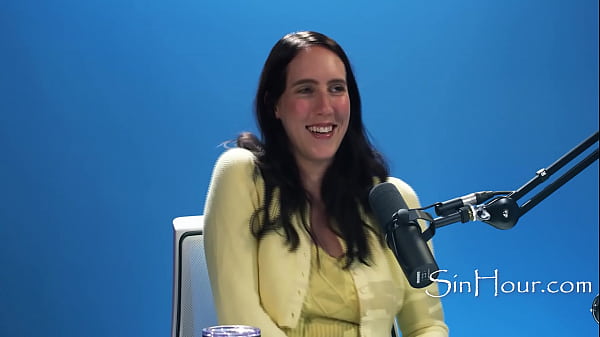 I Am A Kisser.. I Love Kissing – Cadence Lux