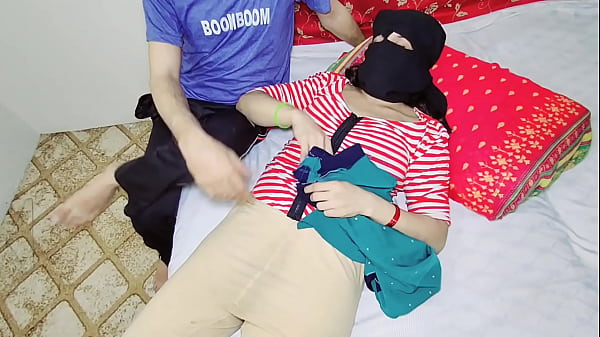 Indian Amateur Muslim Wife and Husband fucking pussy while talking dirty in clear hindi audio, xxx Indian porn