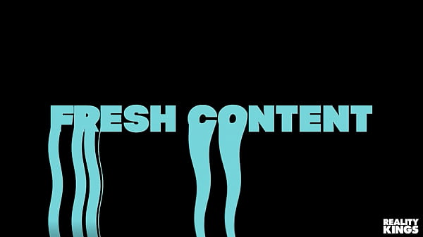 Jadynn Stone Is In The Middle Of A Beach Photoshoot When She Sees A Friend She Always Wanted To Fuck – REALIT KYINGS