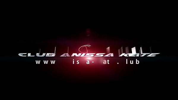 Kitana vs. Joss – BBC sucked by blonde bimbo b4 riding it and being analyzed