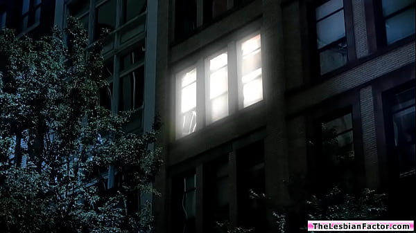 Lesbian milf fingering her best friends college stepdaughter