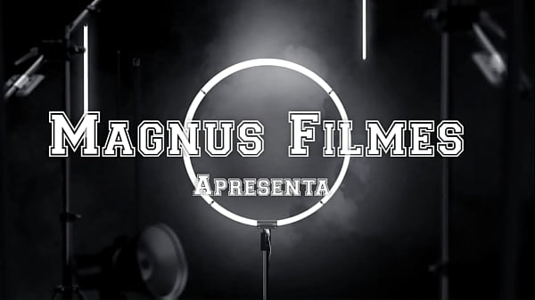 sexo no sofá com minha namorada tatuada