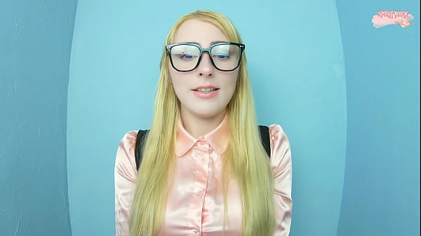 Sexy fembot Jenny 4000 masturbates and breaks down