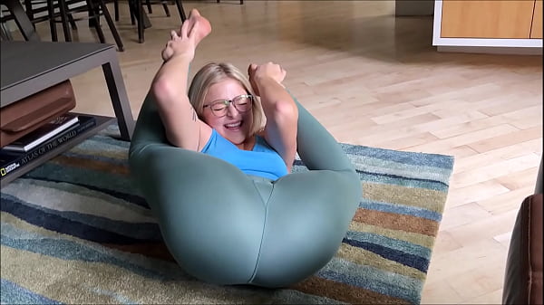 Yoga Training With 18 Year Old Step Sister – Jill Taylor – Family Therapy – Alex Adams