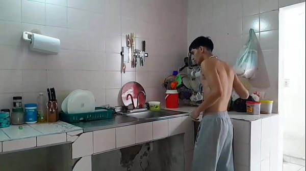 INQUILINO YA QUE LAVASTES LOS PLATOS TE VOY A DEJAR QUE ME METAS EL PENE EN MI VAGINA SOLO POR HOY