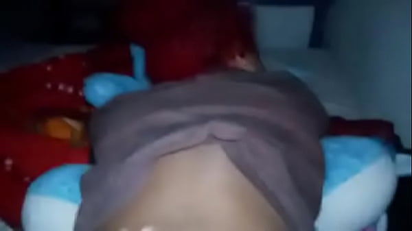 MINHA IRMÃ DEIXOU EU VER SUA BUCETA PARA AJUDAR NA MINHA PUNHETA – Casal Akira