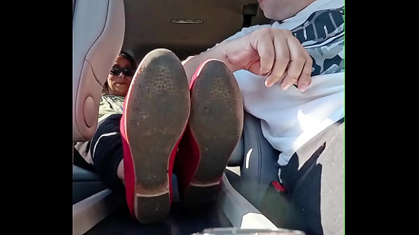 STINKYFEET215 WORSHIPS PUERTO RICAN LADYS FEET IN KENSINGTON PART OF PHILLY