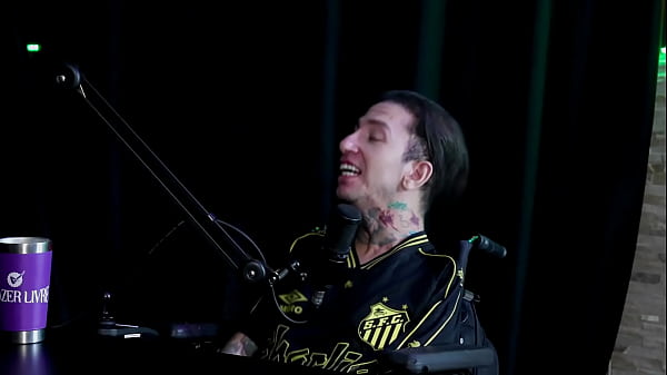 A cadeira foi feita pra transar, não fez alguns fetiches, se masturba com as duas mãos e brinca com a sua deficiência – Gabriel do Olhar Sob Rodas (SHEER/RED)