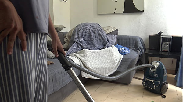 A Turkish cleaning maid is SHOCKED when she finds a strangers asshole – RIMJOB RIMMING