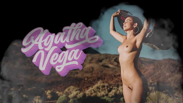 Big Booty Clown Agatha Vega Sucks On Fat Cock