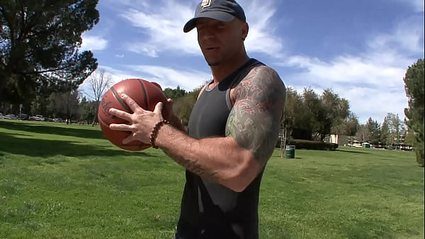 Fingering pussy of hot milf