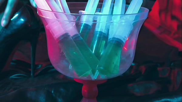 Foot Fetish And Pussy Stuffing