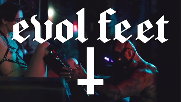 I Only Choose The Best Foot Slaves To Serve Me