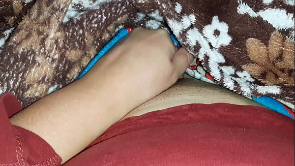 My stepsister massages my legs, and I secretly masturbate under the blanket from her – Lesbian Illusion Girls