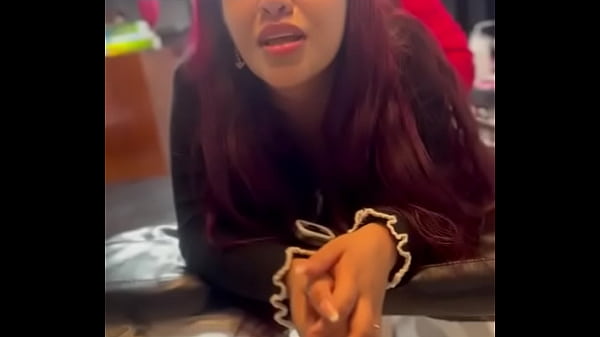 Peruana culona haciéndose tatuaje donde julio