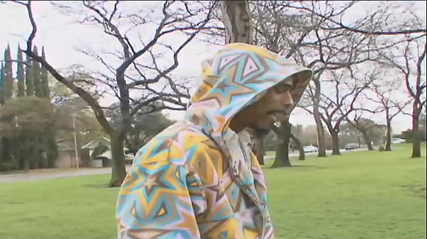 Slut brunette fucked ona bed by huge cock