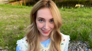 Helped a cute stranger on the street and fucked her on the same day – Loly Nebel